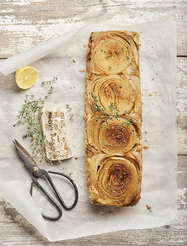 Tarte tatin aux oignons des Cévennes. Livre de recettes : Le Nougat qui se cuisine